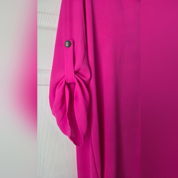 Gibson Latimer V-Neck Roll-Tab Tunic in Fuchsia Size M - Picture 6 of 12